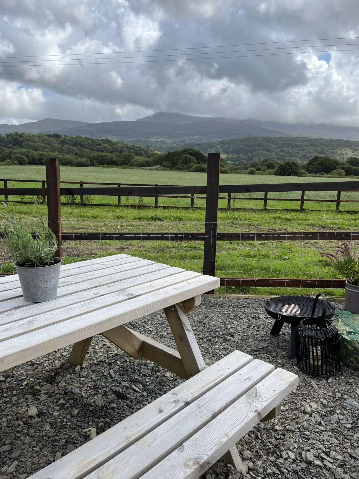 Llanelltyd Cwtch Cader Shepherds Hut מראה חיצוני תמונה